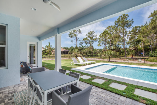 outdoor-seating