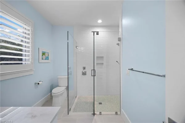 Guest bath 3
